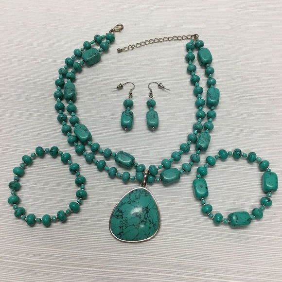 Jewelry - Beautiful Faux Turquoise Set